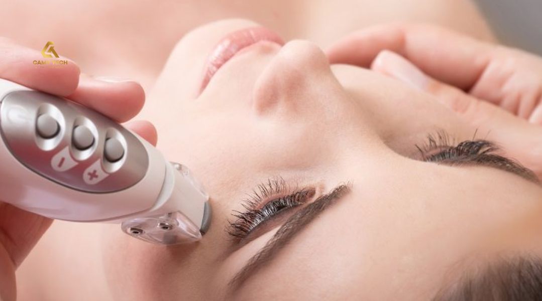 Máy xóa nhăn mắt có kích thước nhỏ gọn, phù hợp sử dụng tại nhà